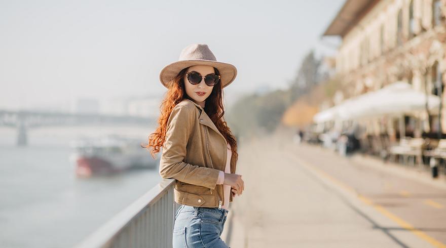 Remove people from a travel photo